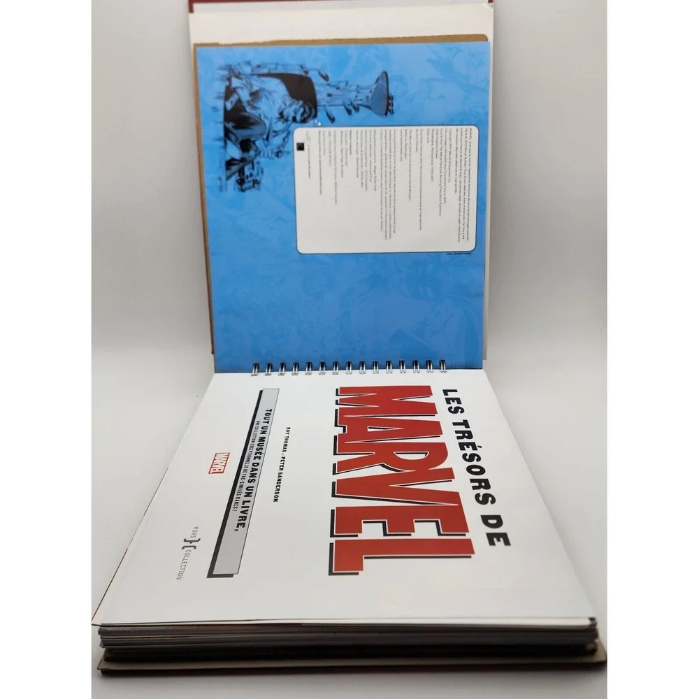 The Marvel Vault: Museum-in-a-Book with Rare Collectibles FRENCH‎
